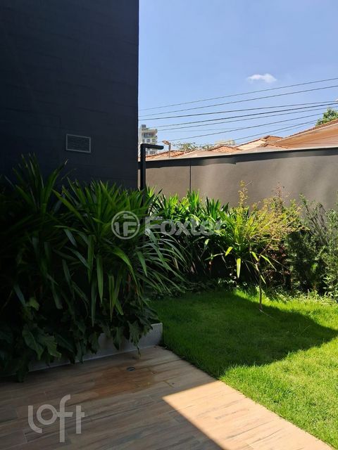 Image 9 - 876224