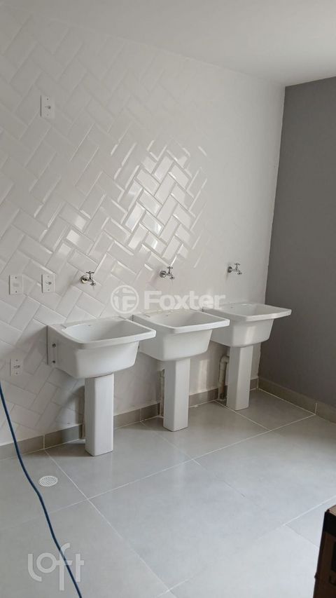 Image 9 - 876225
