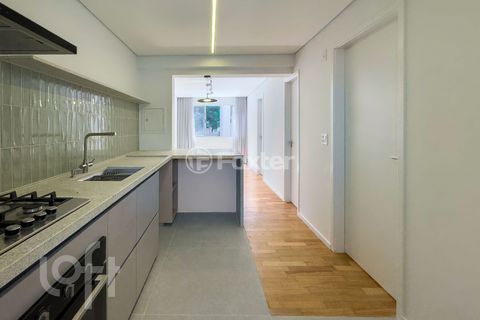 Image 9 - 876226