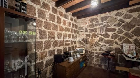 Image 10 - 876250