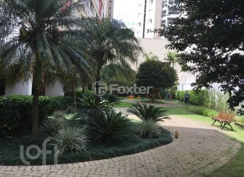 Image 10 - 876252