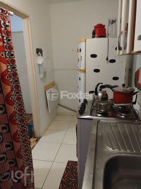 Image 4 - 876280
