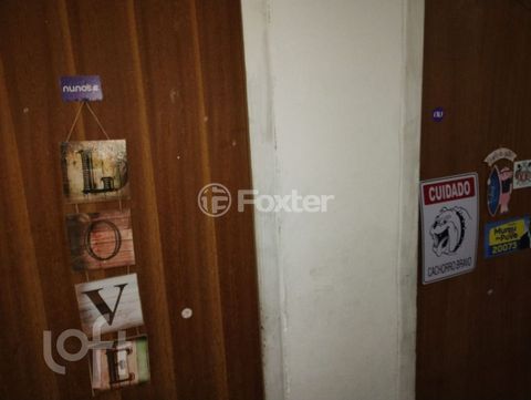 Image 4 - 876286