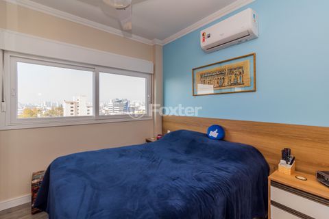 Image 8 - 876305