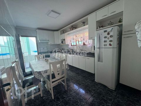 Image 7 - 876328