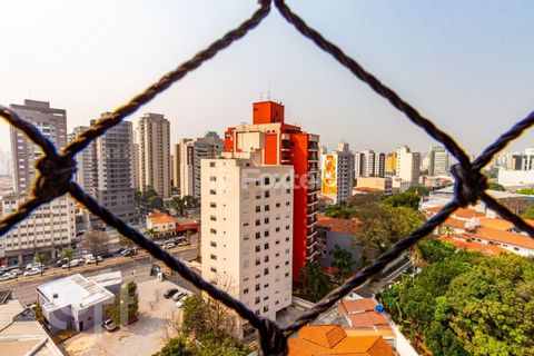 Image 12 - 876352