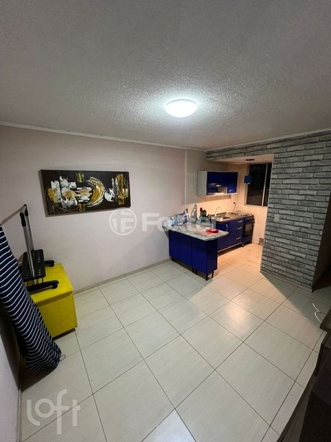 Image 6 - 876353