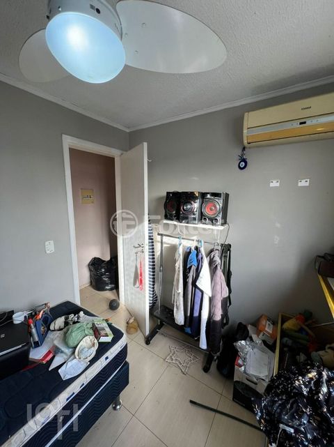 Image 4 - 876353