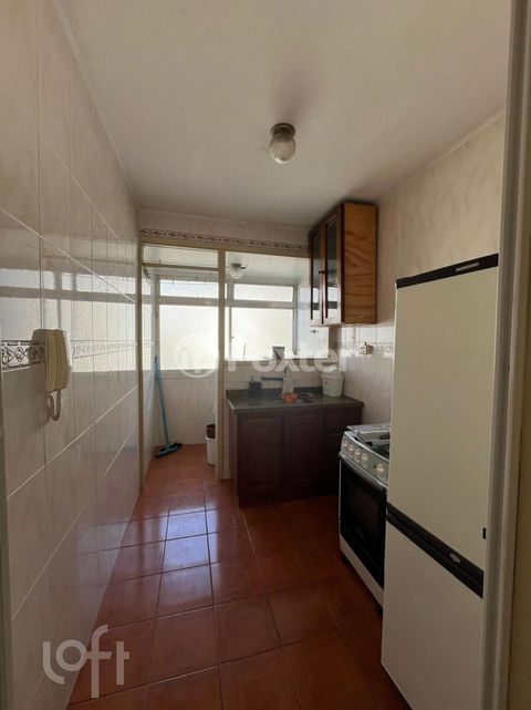 Image 7 - 876373