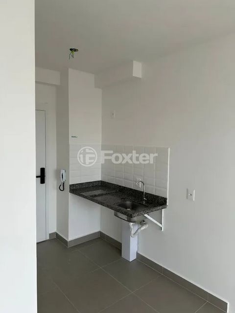 Image 4 - 876384