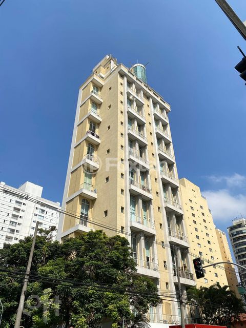 Image 6 - 876385