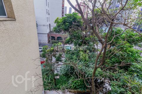 Image 6 - 876385