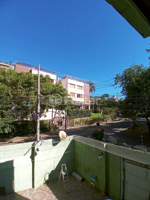 Image 6 - 876387