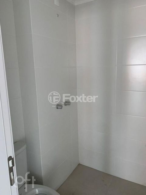 Image 7 - 876399