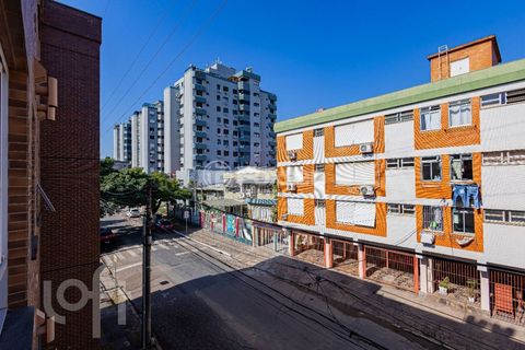 Image 4 - 876399