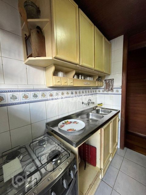 Image 5 - 876402