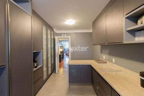 Image 10 - 876407