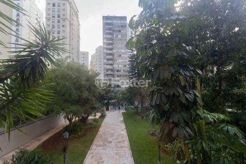 Image 3 - 876407