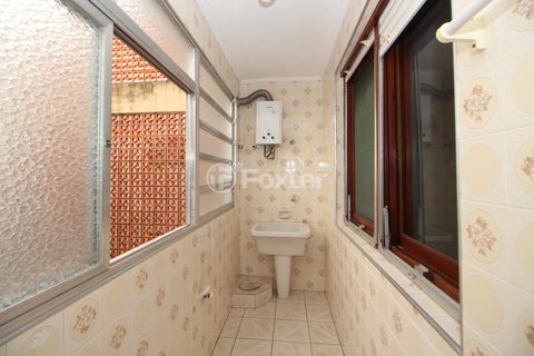 Image 17 - 876409