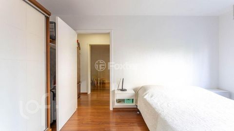 Image 11 - 876412