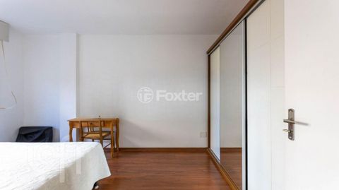 Image 8 - 876412