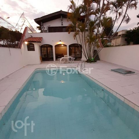 Image 8 - 876458