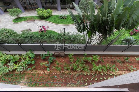 Image 4 - 876463