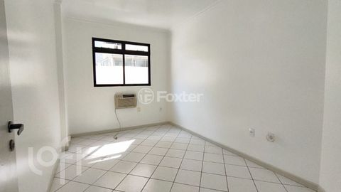 Image 10 - 876508
