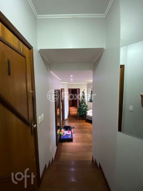 Image 7 - 876512
