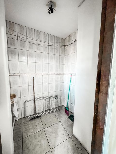 Image 2 - 876515