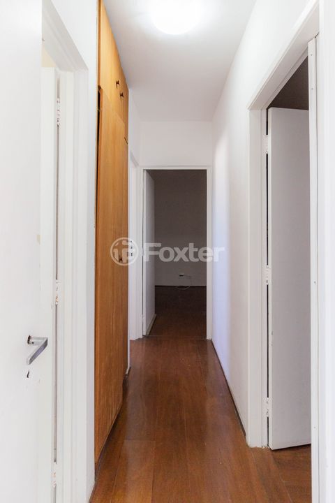 Image 7 - 876526