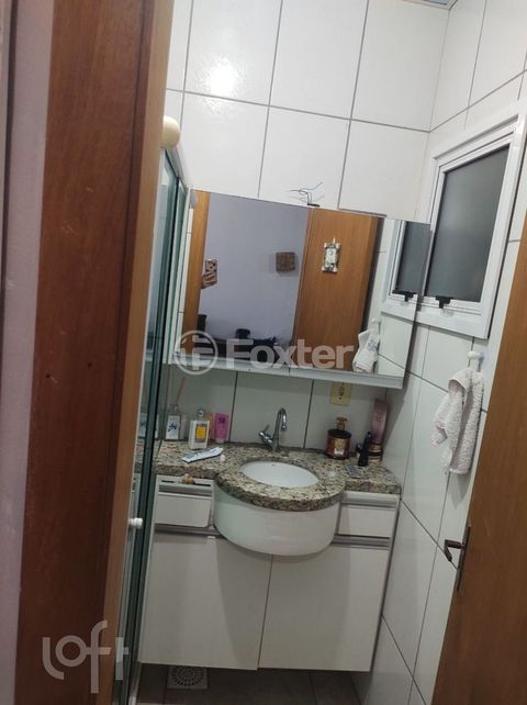 Image 10 - 876537
