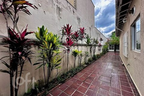 Image 16 - 876538