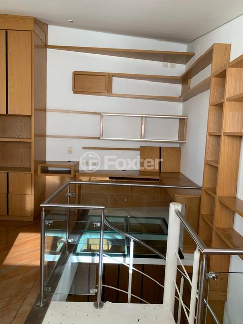 Image 7 - 876541