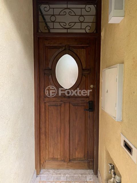 Image 8 - 876541