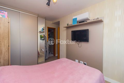 Image 7 - 876551