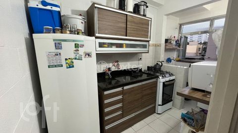 Image 18 - 876562