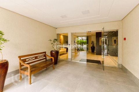 Image 19 - 876575