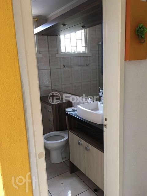 Image 7 - 876579
