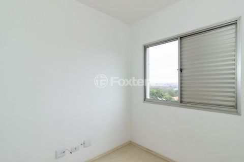 Image 19 - 876594