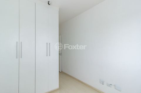 Image 17 - 876594