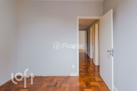 Image 7 - 876600