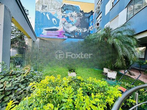 Image 17 - 876605