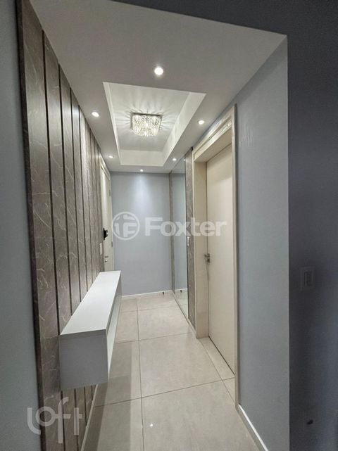 Image 5 - 876605