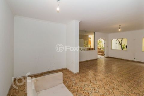 Image 11 - 876627