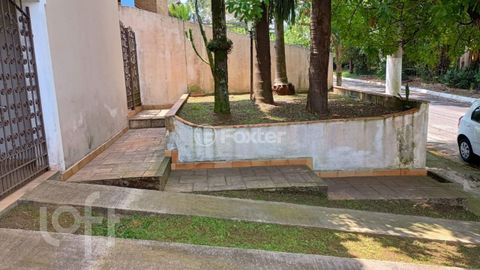 Image 13 - 876627