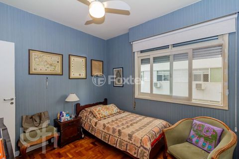 Image 8 - 876630