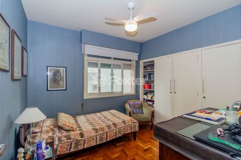 Image 7 - 876630