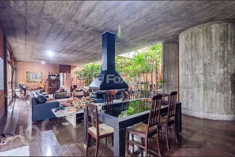 Image 6 - 876636