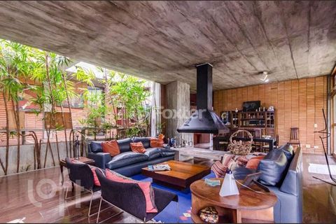 Image 1 - 876636